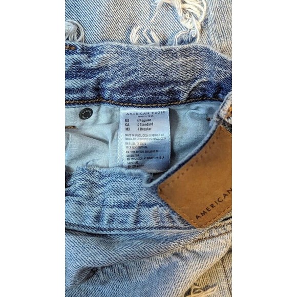 American Eagle Mom Jean Distressed Light Wash Women’s Size 4 - Picture 4 of 7